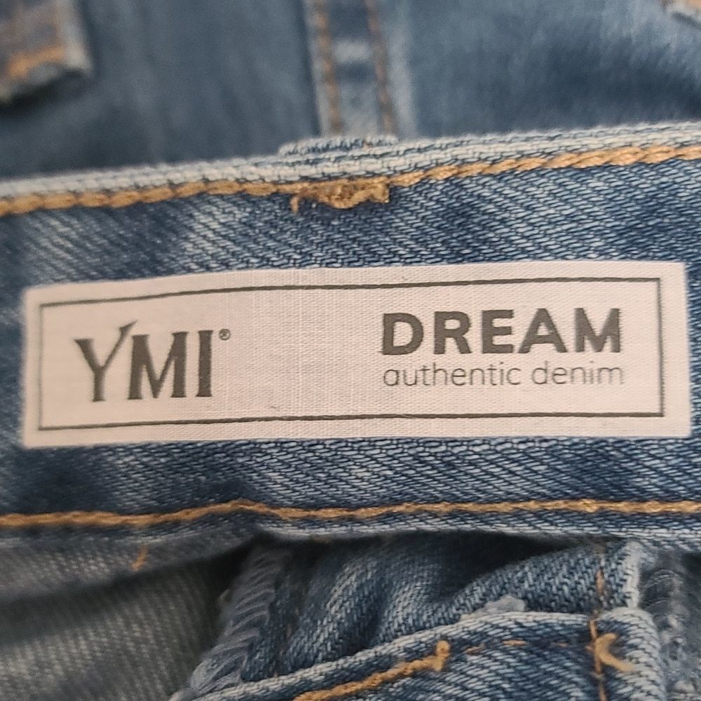 JUNIOR'S  SIZE 11 YMI  woman's shorts - Picture 10 of 12